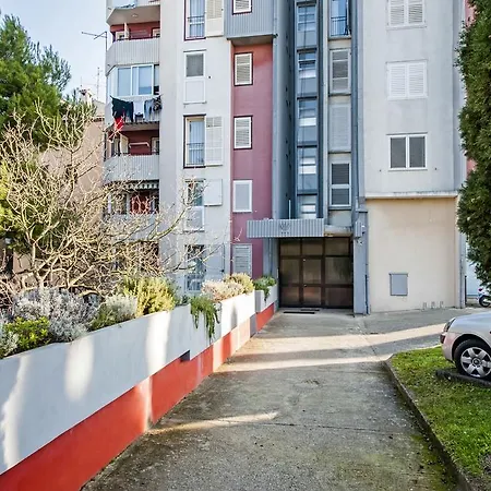 Elsa Apartment